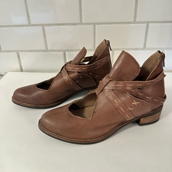 JOYFOLIE 8.5 Oralie woman leather bohemian western handmade strappy ankle bootie - Picture 5 of 10